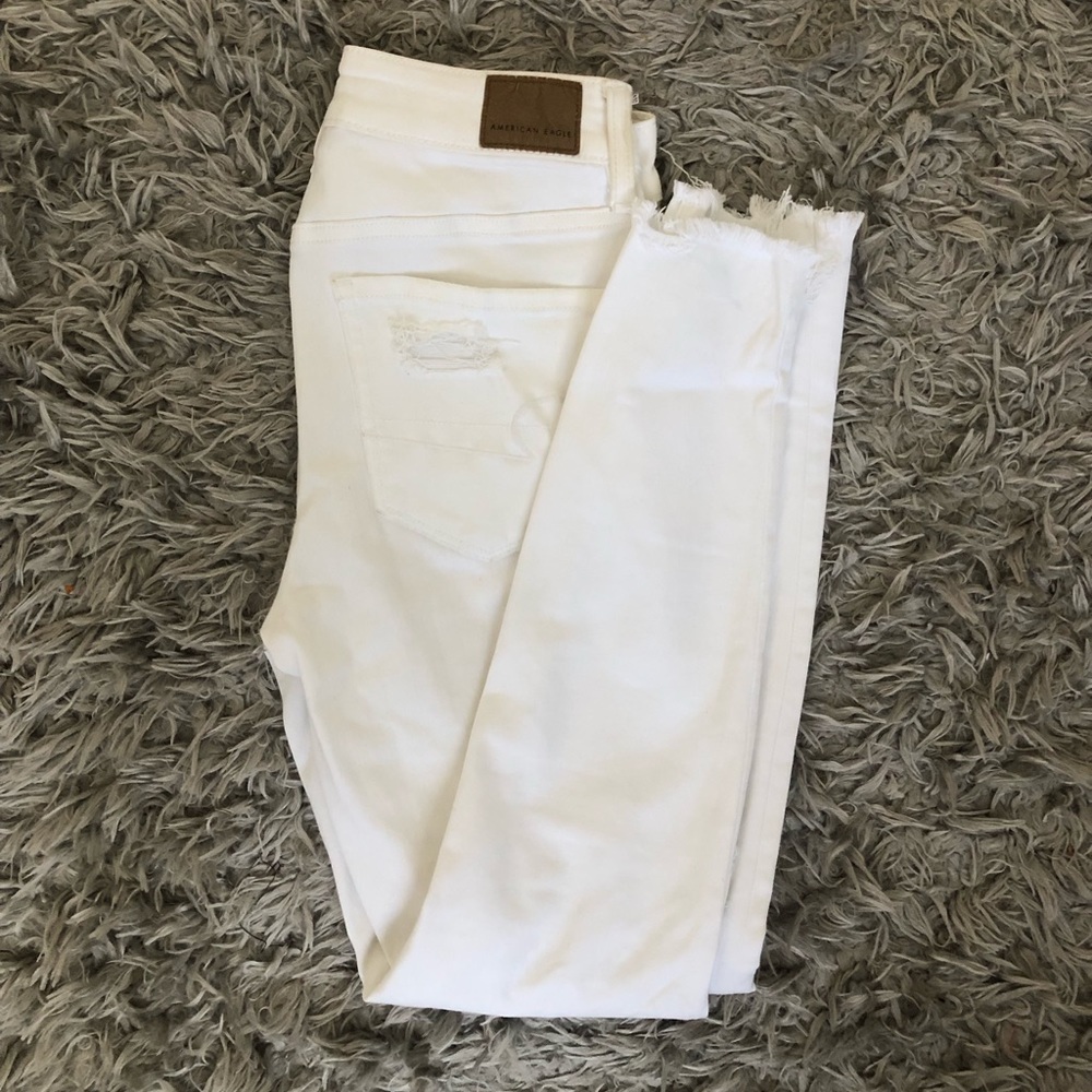 HighRise AE white ripped jegging 2Short